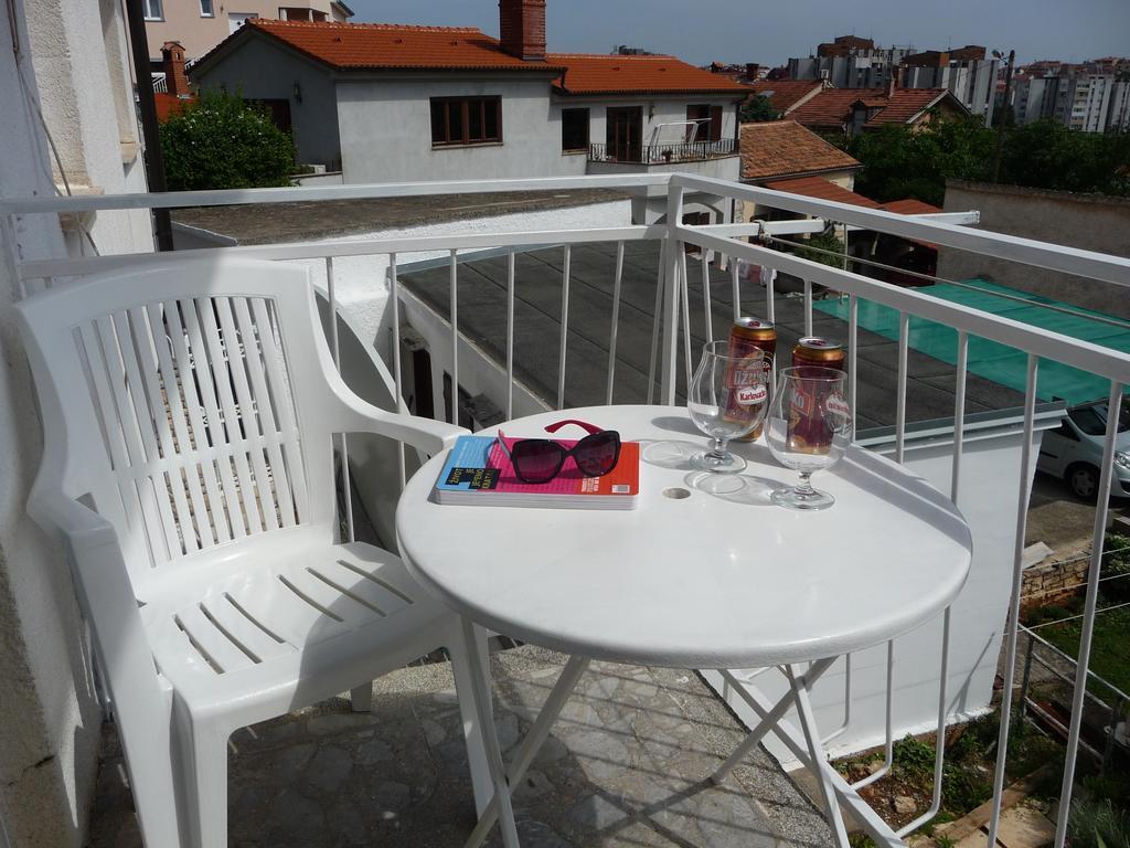 Apartments Noris Pula Exterior foto